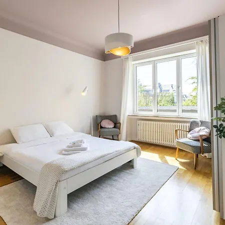 Appartement Elegant 1br Retreat With Patio Near Kirchberg Luxembourg