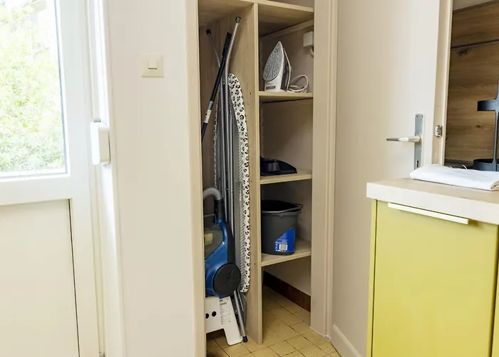 Elegant 1br Retreat With Patio Near Kirchberg Apartment