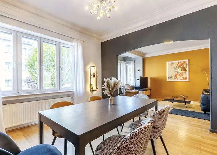 Elegant 1br Retreat With Patio Near Kirchberg