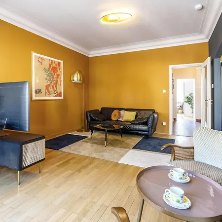 Apartamento Elegant 1br Retreat With Patio Near Kirchberg