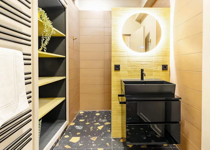 Elegant 1br Retreat With Patio Near Kirchberg *