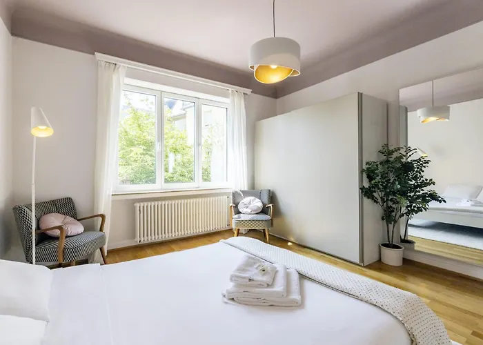 Elegant 1br Retreat With Patio Near Kirchberg * Lüksemburg