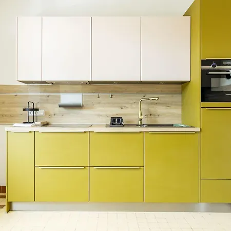 Elegant 1br Retreat With Patio Near Kirchberg Luxemburg